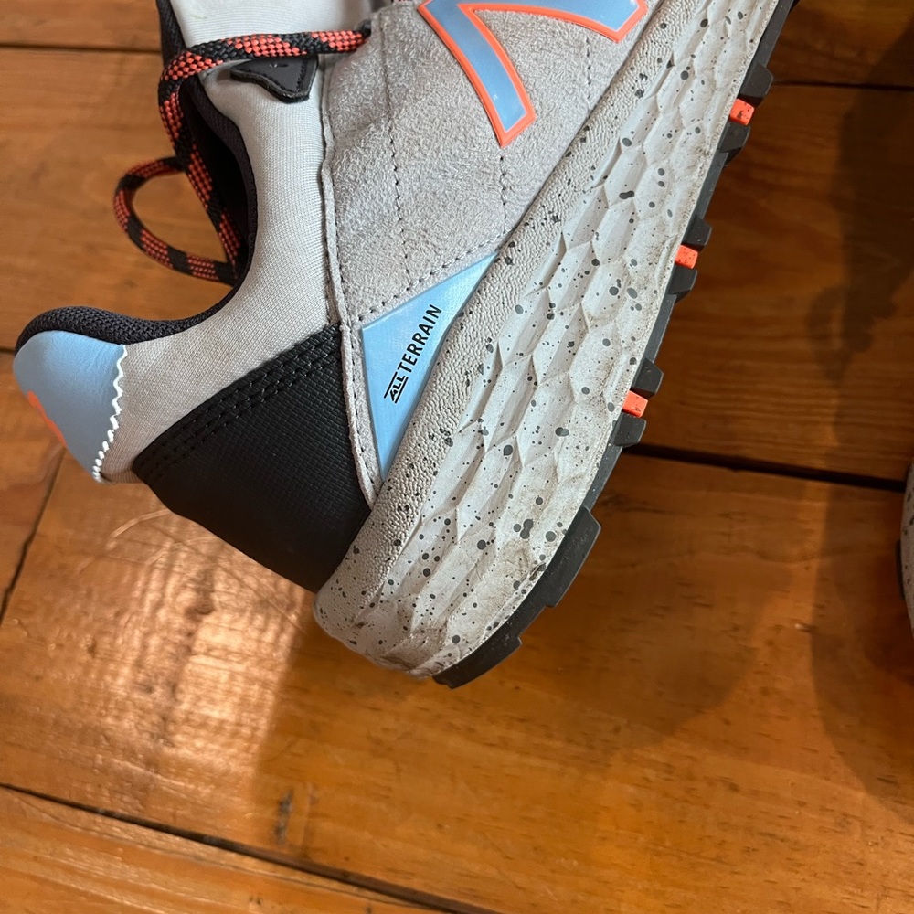 (442) NEW BALANCE SHOES - Picture 5 of 14